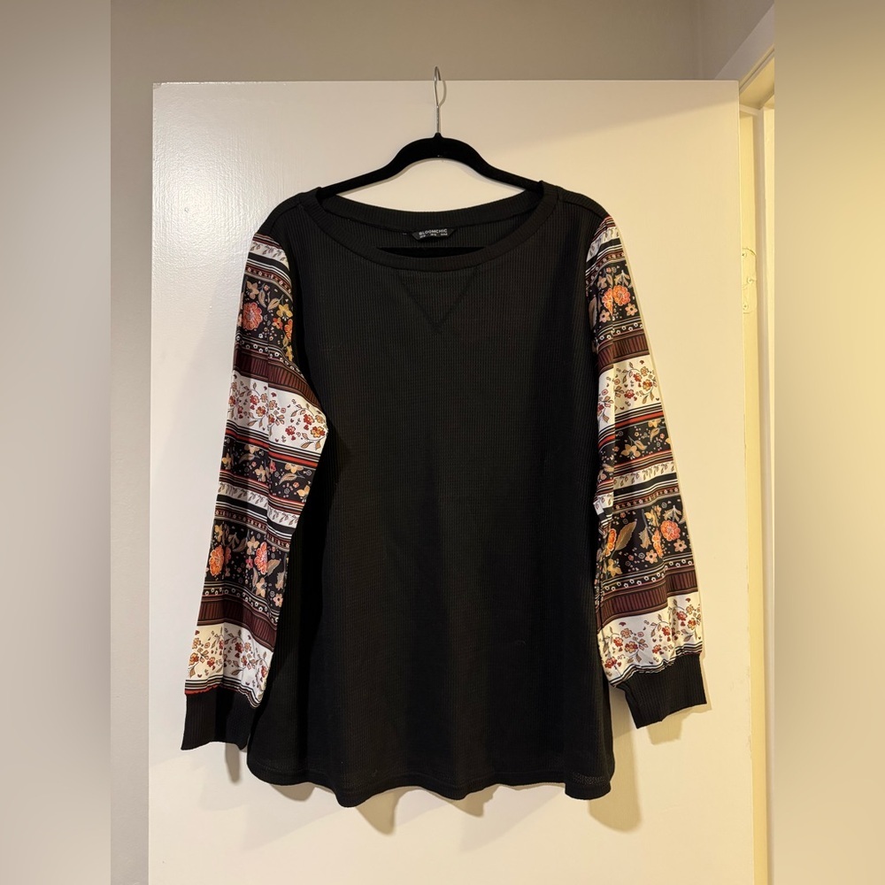 Bloom Chic NWOT Black waffle knit and mixed media Women's Top size 12/large